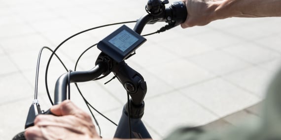 Lenker von einem E-Bike mit App